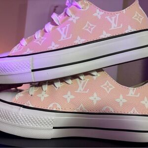 Converse Pink and White Patterned Sneakers